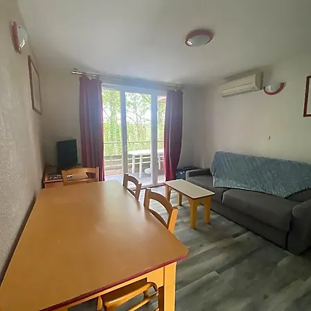 Renove Pour 4 A 5 Personnes A Cassen