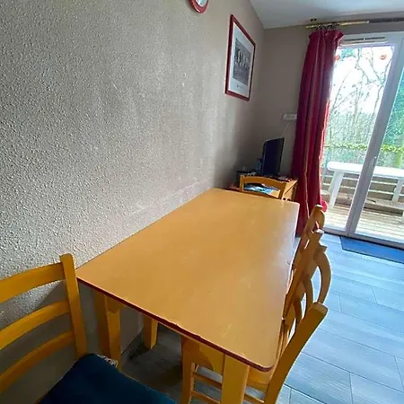 Renove Pour 4 A 5 Personnes A Cassen Hotel